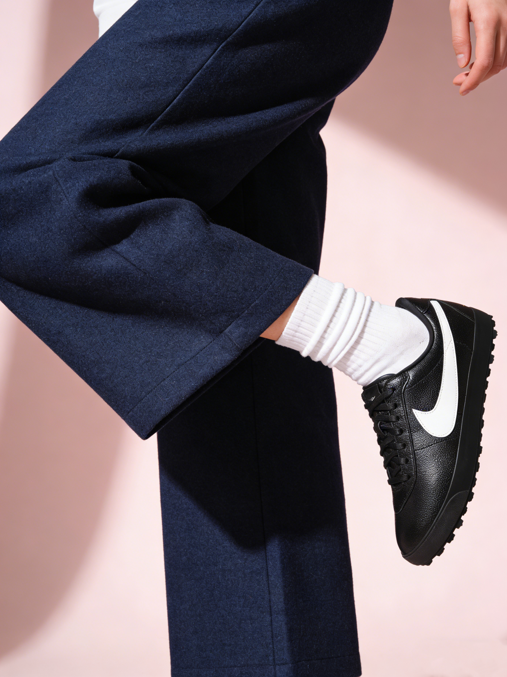 Nike ASTRO GRABBER SE 黑白开箱:足球血统的复古通勤王炸~